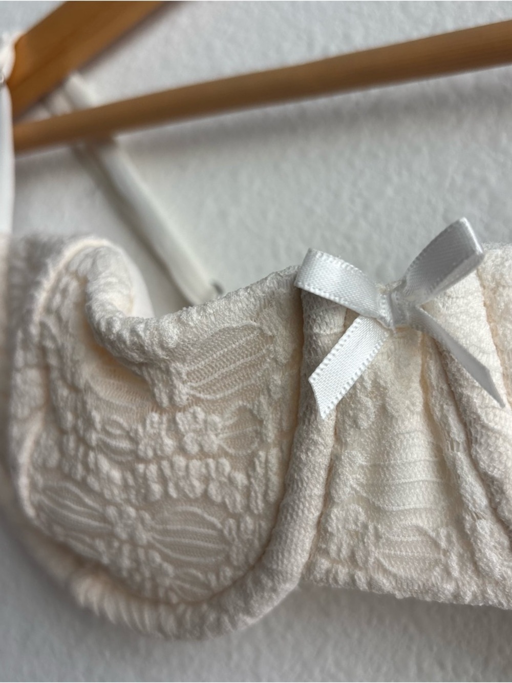NWT Dippin' Daisy's Feyre Underwire Cream Textured Tiny Bow Cheeky Bikini Set S - Picture 6 of 13
